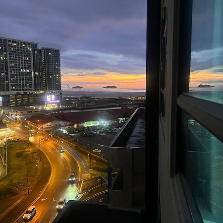 Botiza Suites At Jesselton Quay Kota Kinabalu Kamer foto