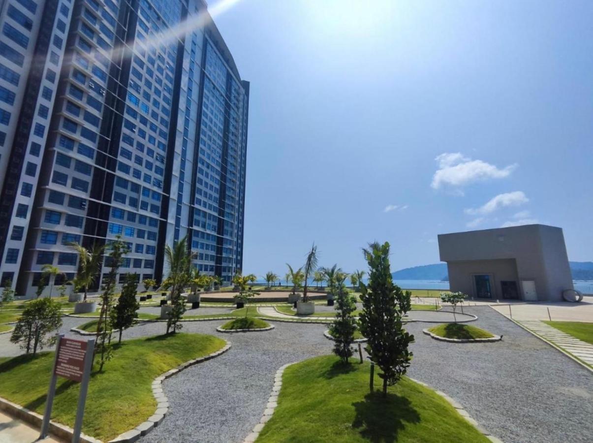 Botiza Suites At Jesselton Quay Kota Kinabalu Buitenkant foto