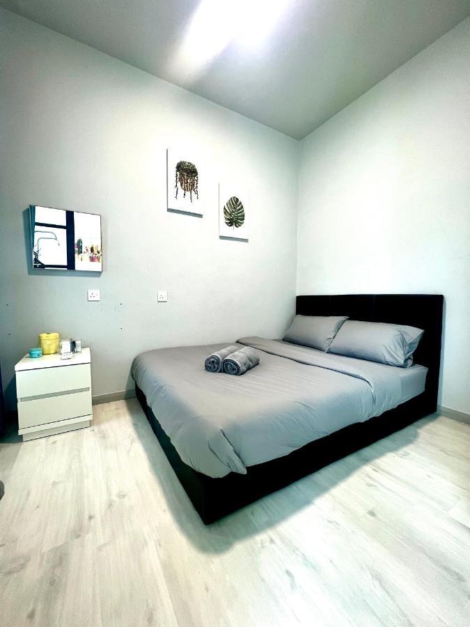 Botiza Suites At Jesselton Quay Kota Kinabalu Buitenkant foto