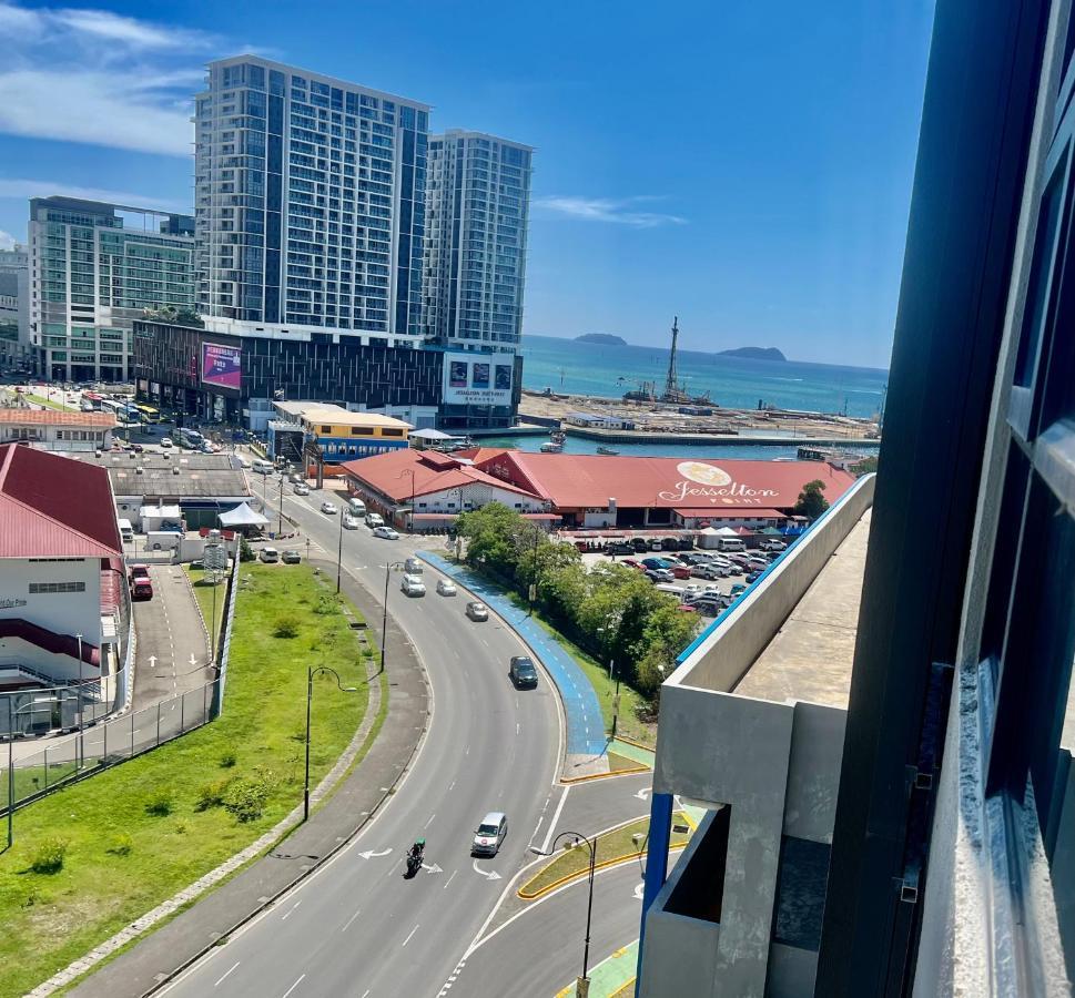 Botiza Suites At Jesselton Quay Kota Kinabalu Buitenkant foto